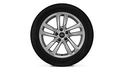 Obręcze kół ze stopu metali lekkich 8,0Jx17", 5 - ramienne z oponami 225/45 R17, 3-letnie ubezpieczenie opon w cenie