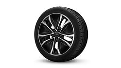 Obręcze kół ze stopu metali lekkich 8,0Jx18", 5 - ramienne Twist, z oponami 235/45 R18. 3-letnie ubezpieczenie opon w cenie.