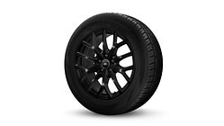 Obręcze kół ze stopu metali lekkich 8.0Jx18", wieloramienne, z oponami 235/55 R 18. 3-letnie ubezpieczenie opon w cenie.